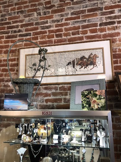 Antique shops in Cedarville