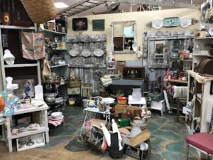 The Speckled Rooster Antiques & More