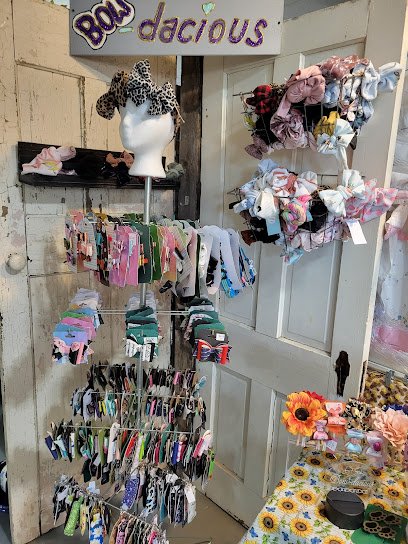 Antique shops in Henrietta