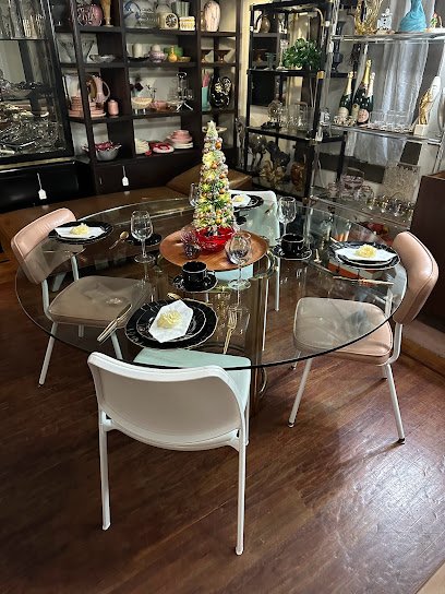 Antique shops in Burbank