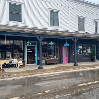 Antique shops in Onekama