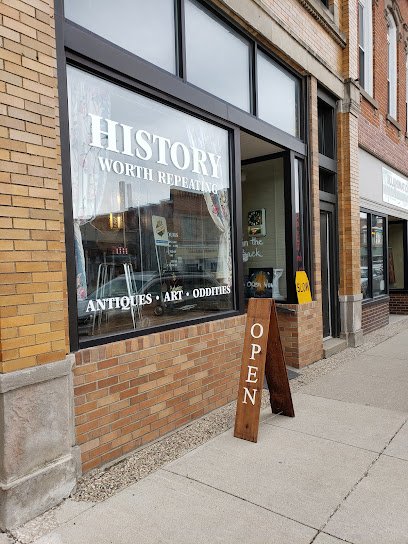 Antique shops in Le Mars