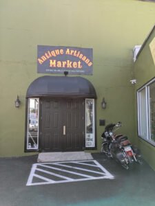 Antique Artisans Market