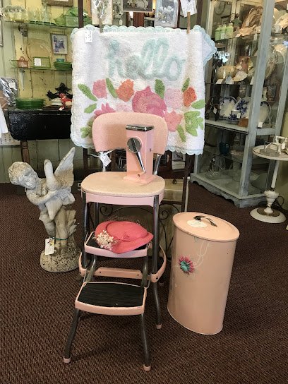 Antique shops in San Juan Bautista