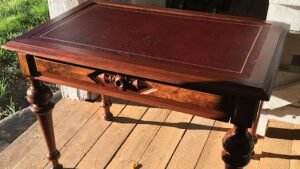 Custom Furniture Finisher