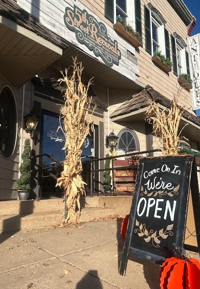 Antique shops in Lacon