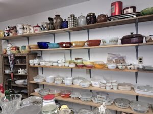 Ed Moya Antiques & Collectibles