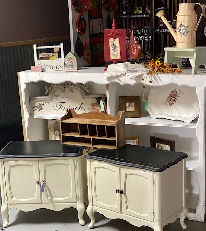 Antique shops in Hennessey