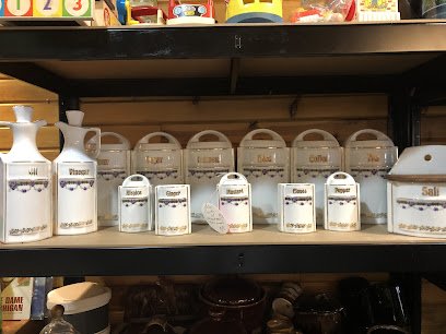 Antique shops in Three Oaks