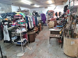 Past Hits on Rt. 66 Antiques & Thrift