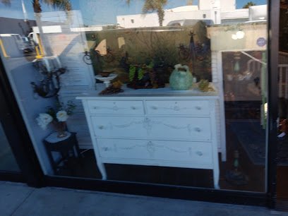 Antique shops in California