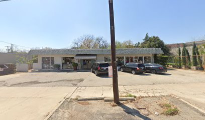 Antique shops in Alamo Heights