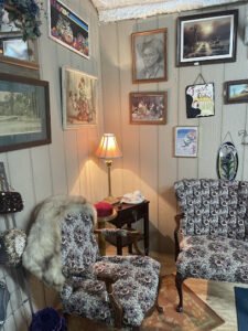 955 Antiques