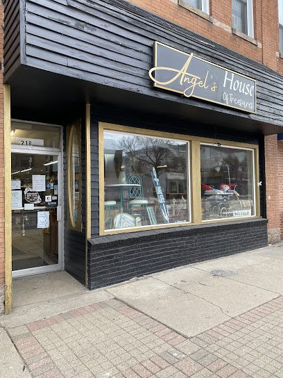 Antique shops in Cadillac