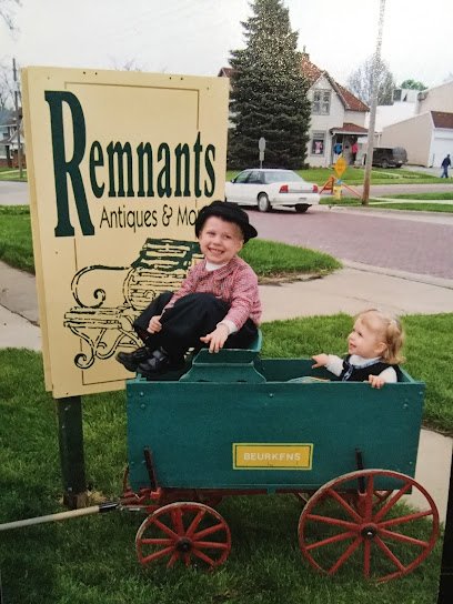 Antique shops in Pella