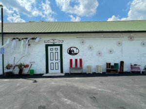 Dee-Liteful Treasures