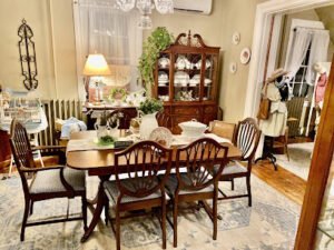 Pleasant View Antiques at Herron Cottage