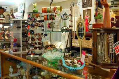 Antique shops in Eastport