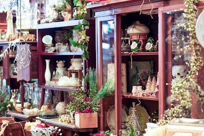 Antique shops in Geneseo