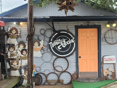 Antique shops in Lakehills