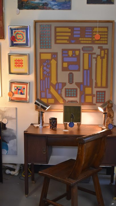 Benjamin Vintage and Design