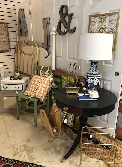 Antique shops in Manning