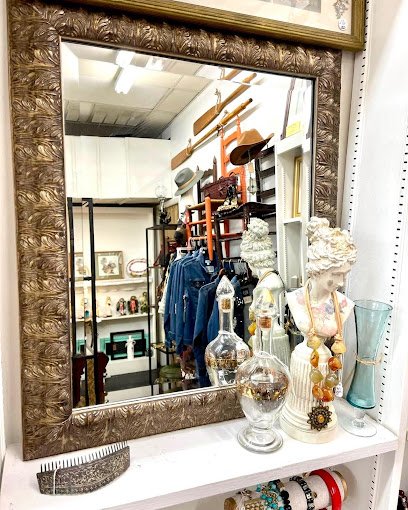 Antique shops in Hendersonville