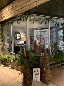 A Robbins Nest Antiques & Gifts