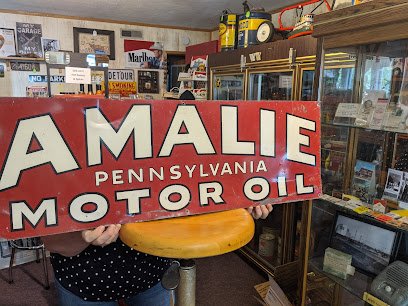 Antique shops in Clayton