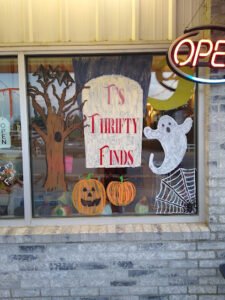 T’s Thrifty Finds Antique Store