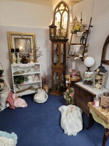Reruns Antiques & Estate Sales