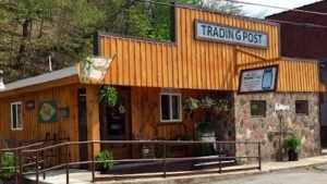 4th Ave Mason Jar Trading Post