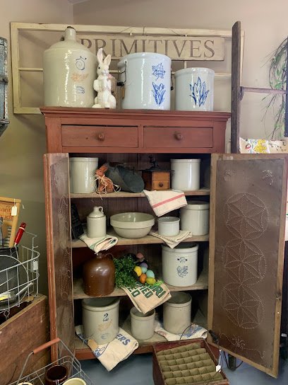 The Lilac – Antique and Vintage Shoppe