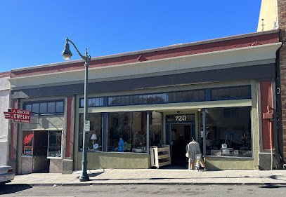 Antique shops in Crockett