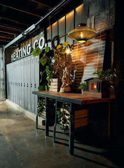 Antique shops in Milwaukee