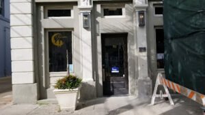 Chymoons Vintage & Antiques