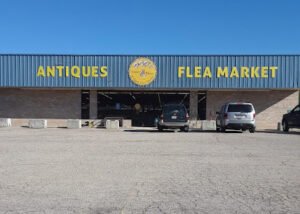 Pop’s Tiques & Fleas