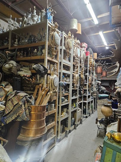 Antique shops in Dania Beach