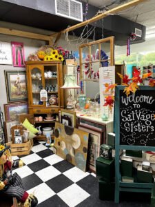 Traxx Chic Vintiques