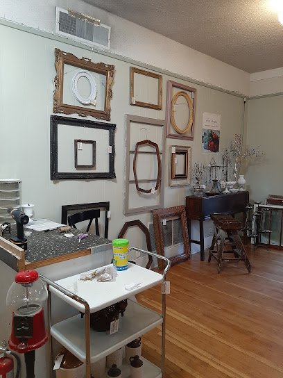 Antique shops in Four Lakes