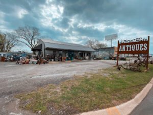 Docs Antiques- Our Vintage Treasures