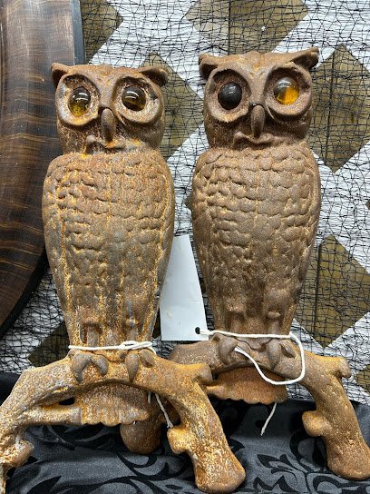 Antique shops in Liberty